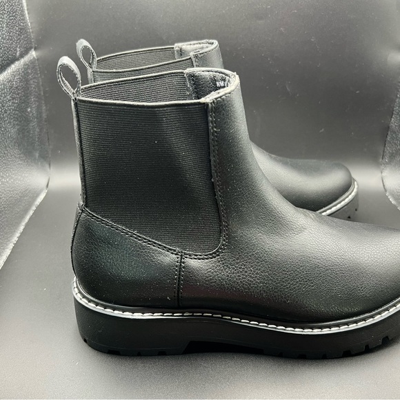 Black Leather Ankle Chelsea Boots - Picture 4 of 5